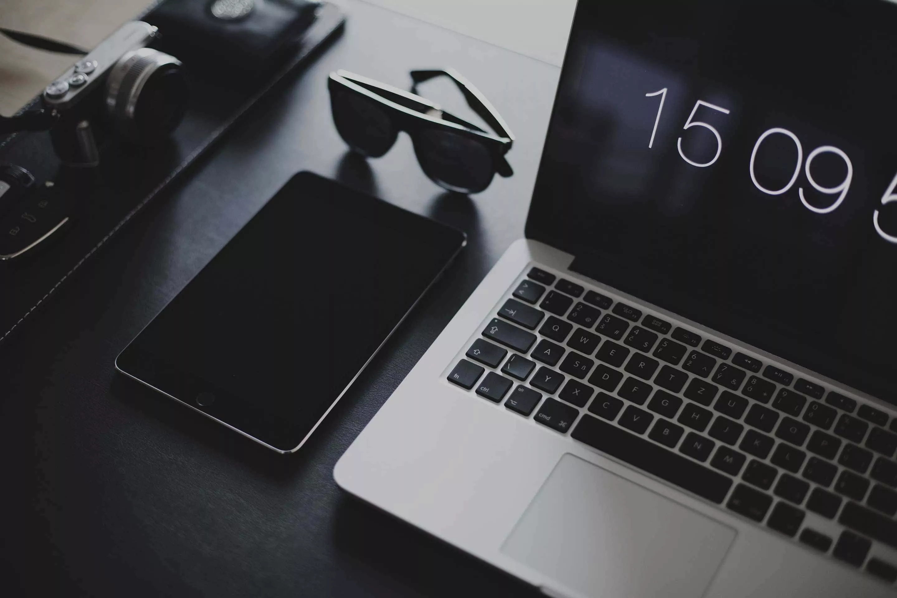 Laptop showing the eBesucher surfbar – getting paid to surf the internet